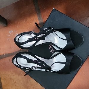 Nina black dress shoes size 7.5m
